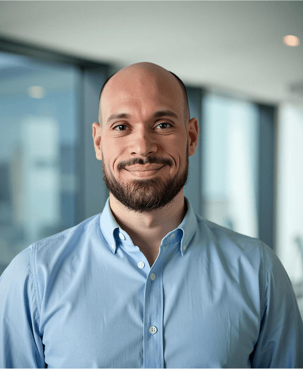 Illustration d'Arnaud Desportes en entreprise - développeur FullStack React / Next.js